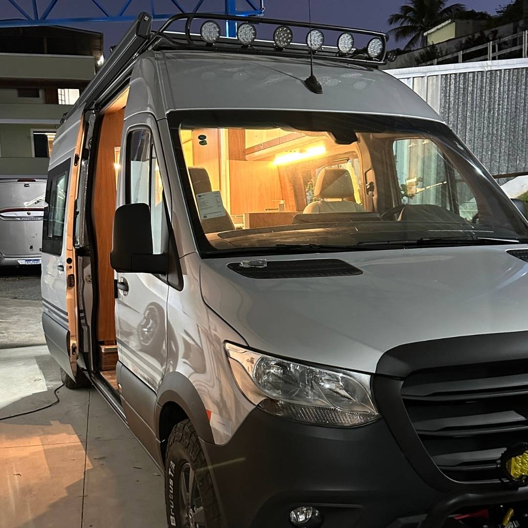 https://assets.sfmh.com.br/motorhomes/furia/18.jpg